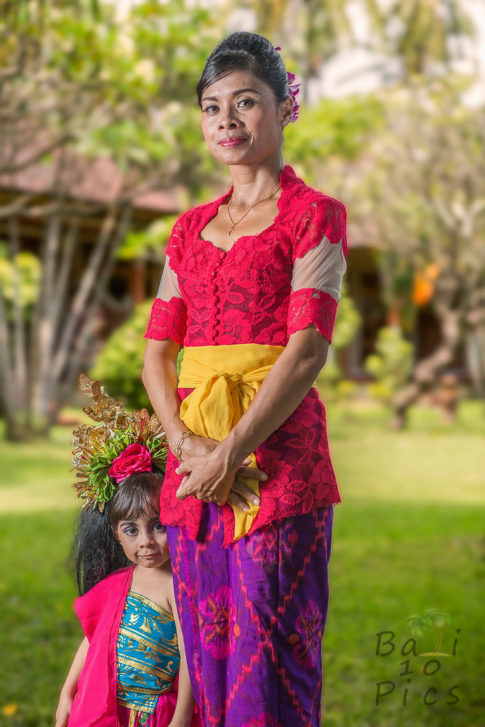 Balinese woman and child - traditional clothes
