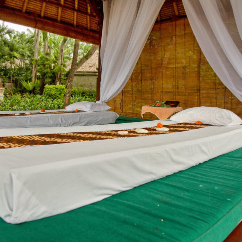 Bed massage - Bali