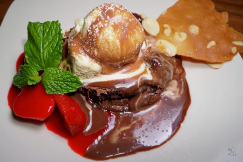 Food photography Bali - ice cream with chokolate and strawberry