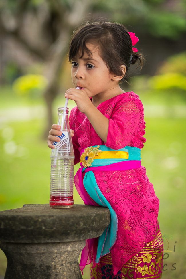Balinese child - break between photo