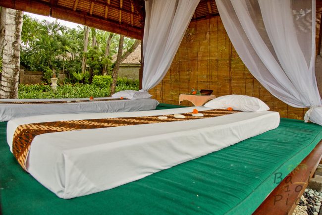 Bed massage - Bali