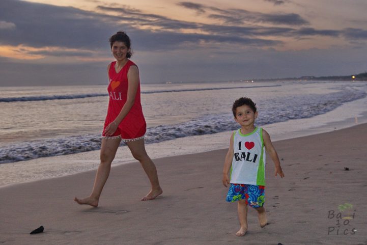 Family photography at the Kuta beach - Bali 1