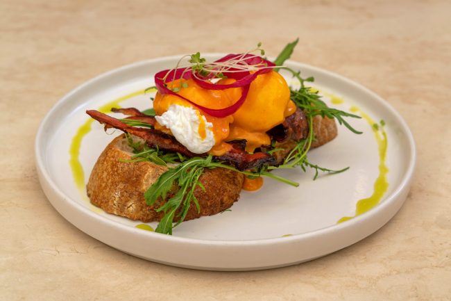 Egg benedic - food photography